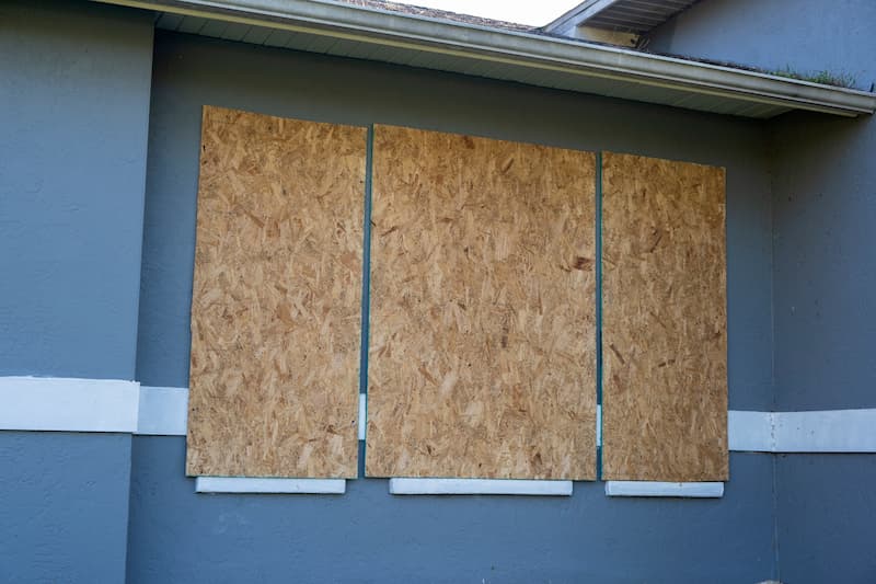 Board-windows-AdobeStock_610778199
